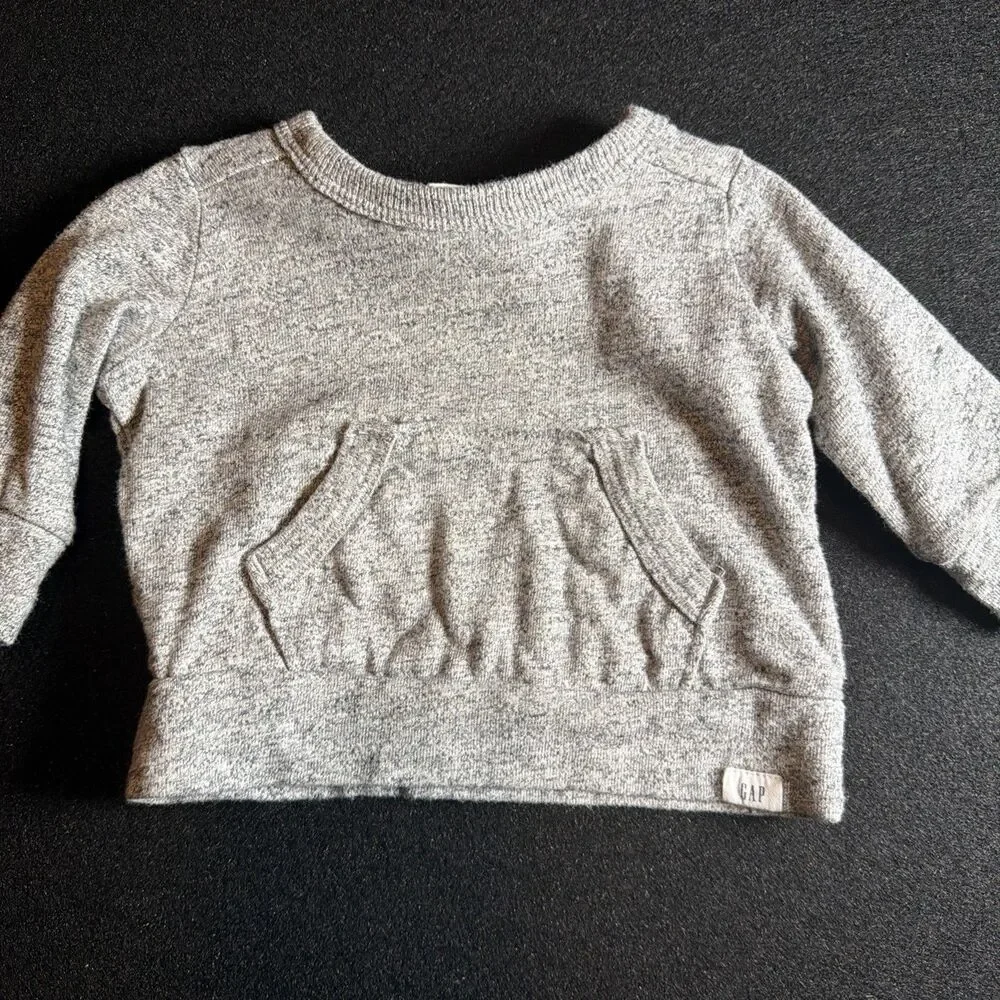Baby Gap marled heather grey crewneck sweatshirt  0-3 Months -N17